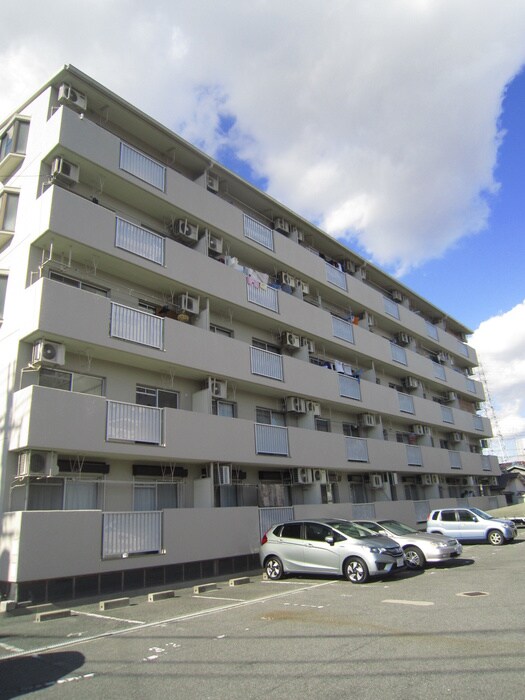 山一寿ハイツの物件外観写真