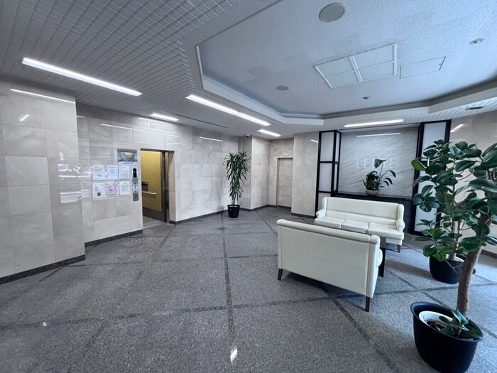 リ－ガル京都烏丸通り(902)の物件外観写真