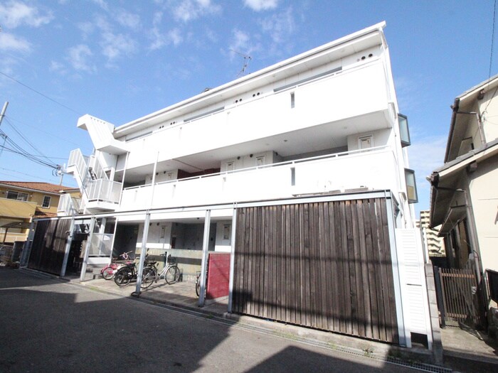 ＰＬＵＳ－０１の物件外観写真