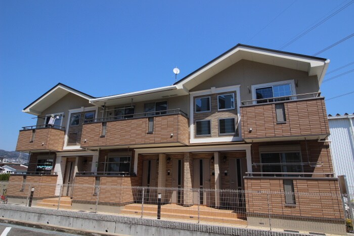 スターブル宝塚の物件外観写真