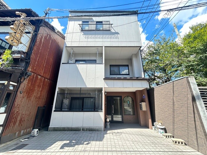 メゾンコモードの物件外観写真