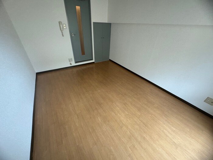 プチハイツ服部の物件内観写真