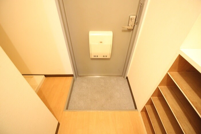 プチハイツ服部の物件内観写真