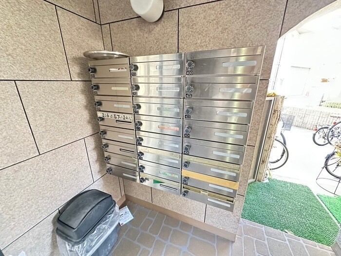 米谷マンション１号館の物件外観写真