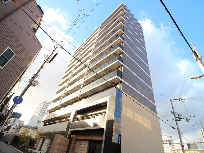 ライジングメゾン新大阪SOUTHの物件外観写真