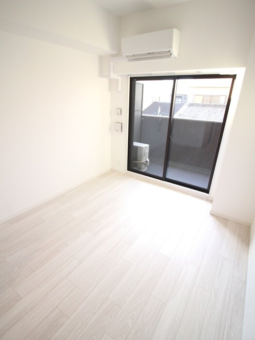 ライジングメゾン新大阪SOUTHの物件内観写真