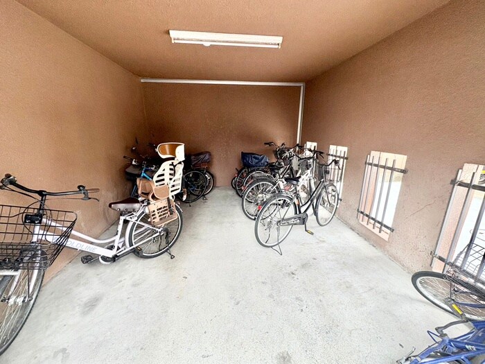 フロ－ラル井上の物件外観写真