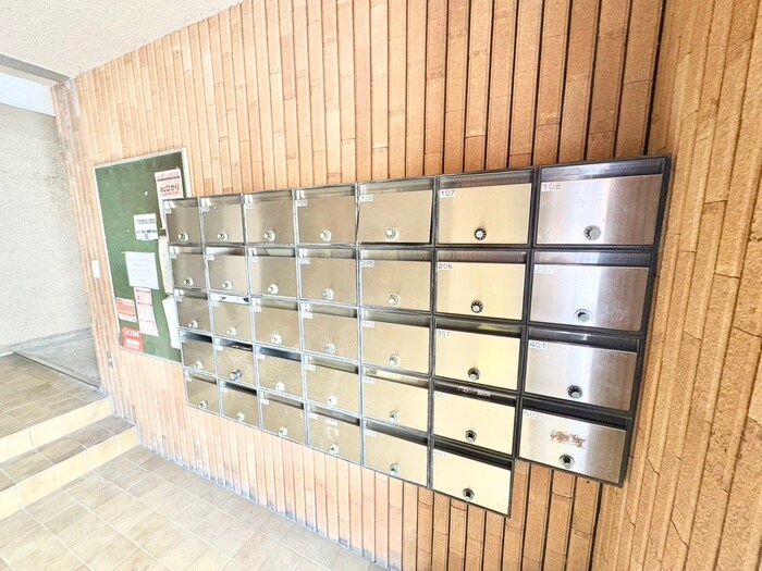 フロ－ラル井上の物件外観写真