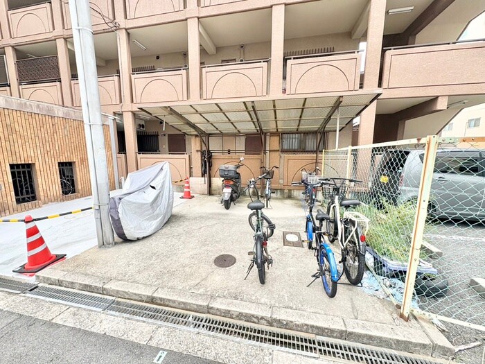 フロ－ラル井上の物件外観写真