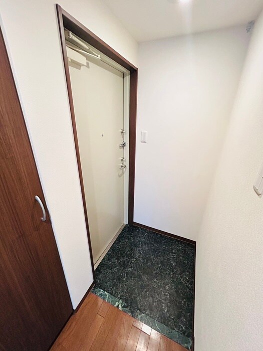 イスターナイマイ鴨川西の物件内観写真