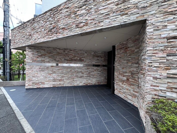 ﾚｼﾞｭ-ﾙｱｯｼｭｱｰﾊﾞﾝｹﾞ-ﾄ(706)の物件外観写真