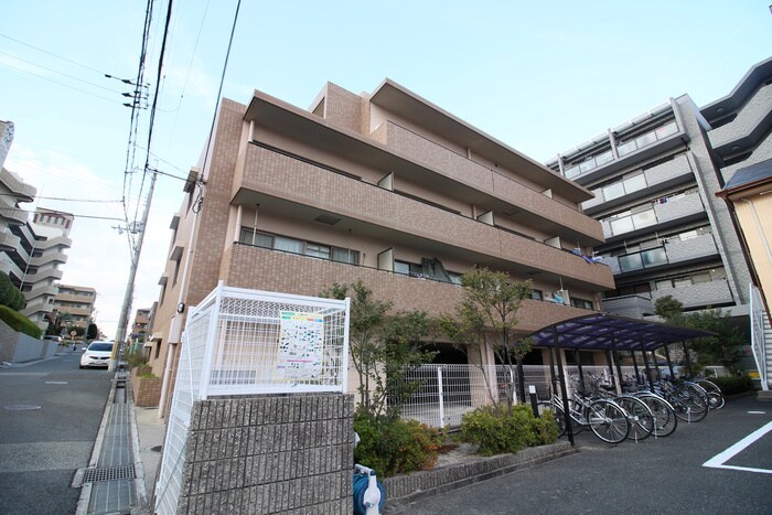 グランシャリオの物件外観写真