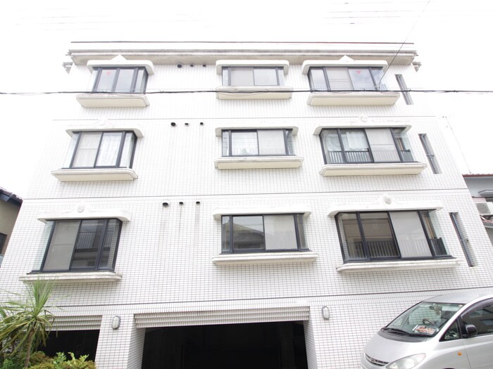 エクセレント甲子園１１番館の物件外観写真