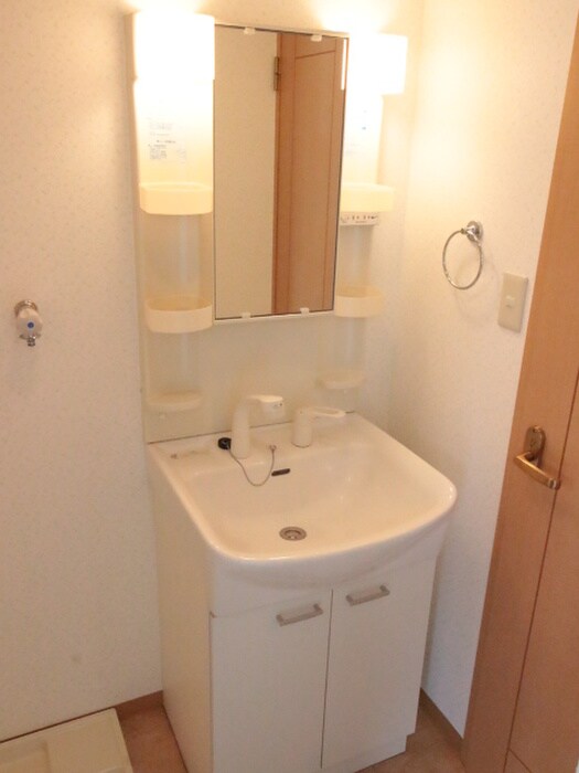 ミフネセントラルベア荒本の物件内観写真