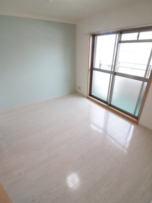 ミフネセントラルベア荒本の物件内観写真