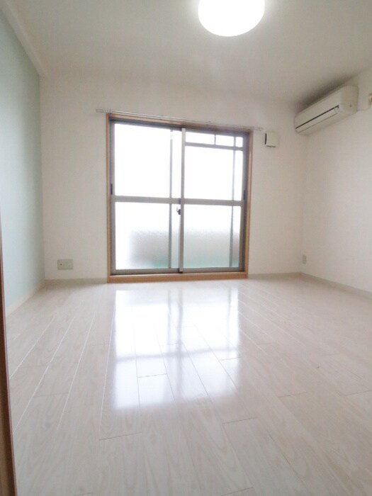 ミフネセントラルベア荒本の物件内観写真