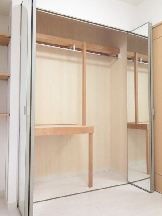 ミフネセントラルベア荒本の物件内観写真