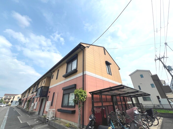 ローンコートの物件外観写真