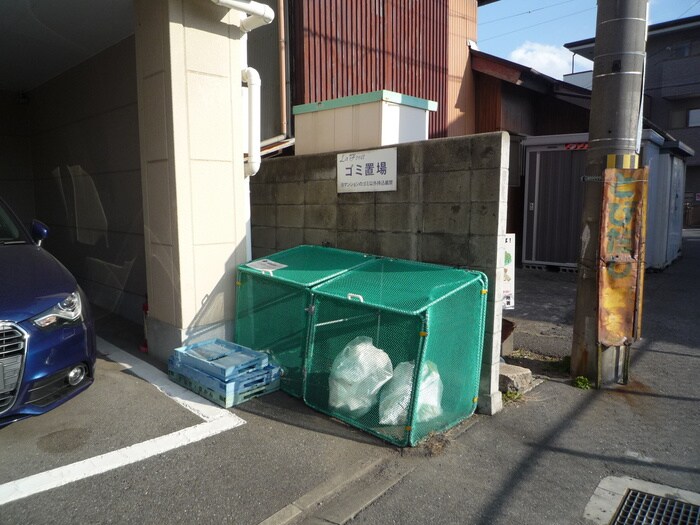 ラフォ－レ内本町の物件外観写真