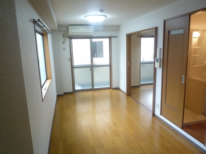 ラフォ－レ内本町の物件内観写真