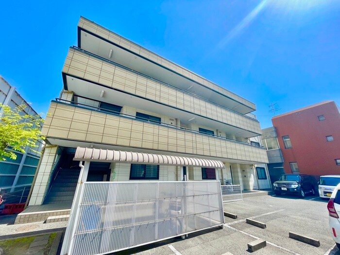 メゾンクレールの物件外観写真