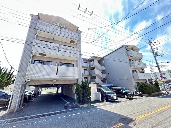 メゾンヒラタの物件外観写真