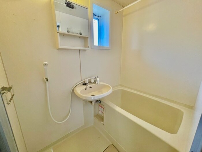 ディアコルモ東香里の物件内観写真