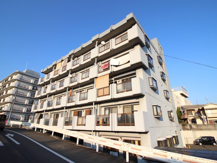 リバ－サイド上野の物件外観写真