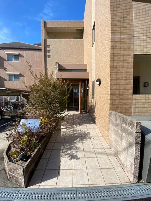 ソレイユ香里の物件外観写真