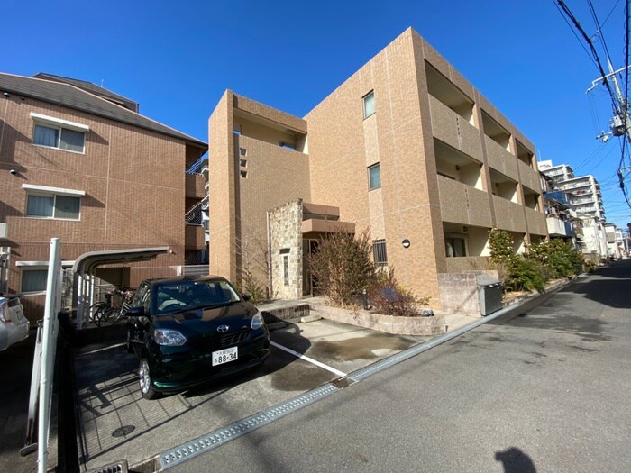 ソレイユ香里の物件外観写真