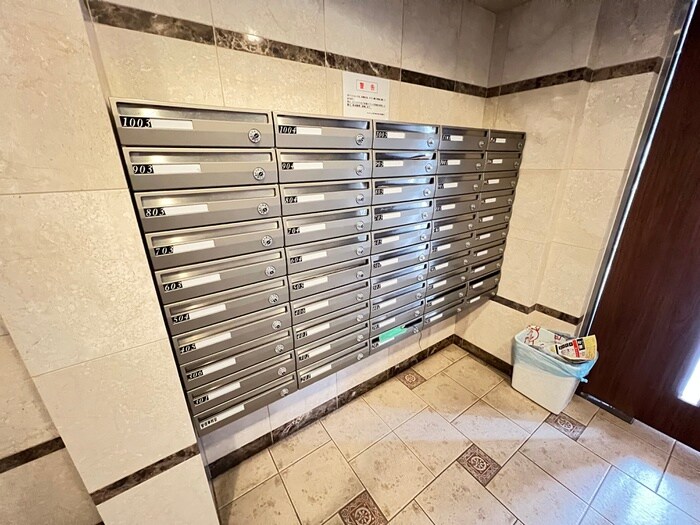 プレサンス神戸裁判所前の物件外観写真