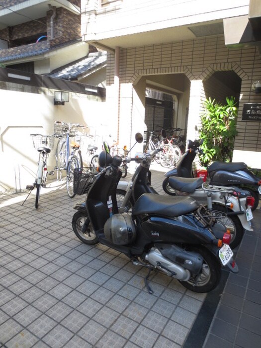 ﾄ-ｶﾝ五条烏丸ｷｬｽﾃ-ﾙ(203)の物件外観写真