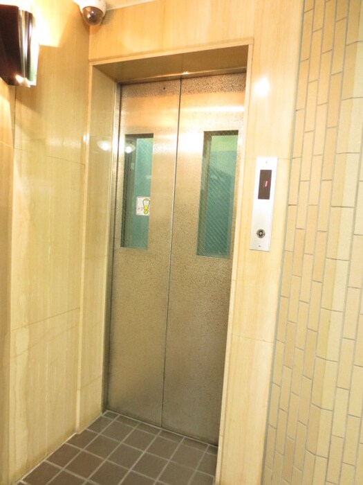 ﾄ-ｶﾝ五条烏丸ｷｬｽﾃ-ﾙ(203)の物件外観写真