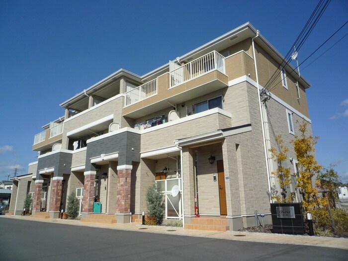 オ－ヴェスト２号館の物件外観写真