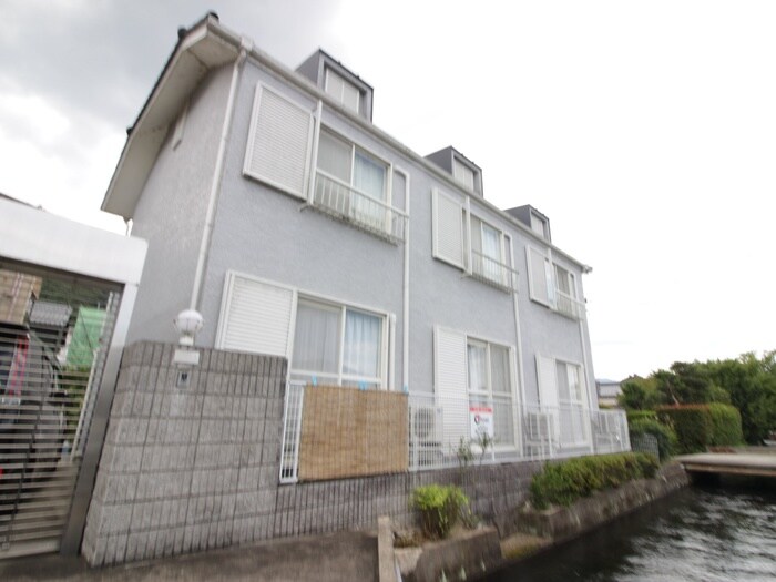 パリス嵐山の物件外観写真