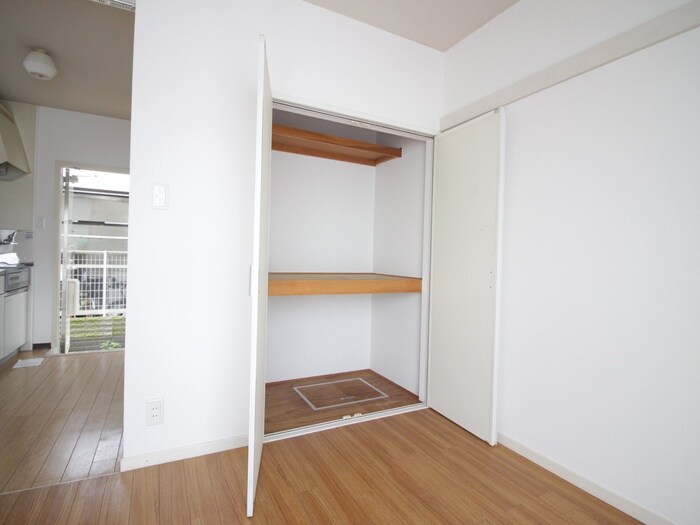 パリス嵐山の物件内観写真