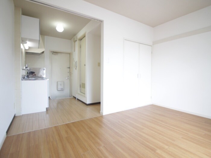 パリス嵐山の物件内観写真