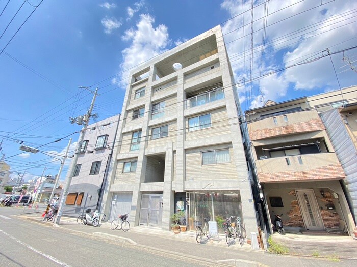 グレースアレイ西院の物件外観写真