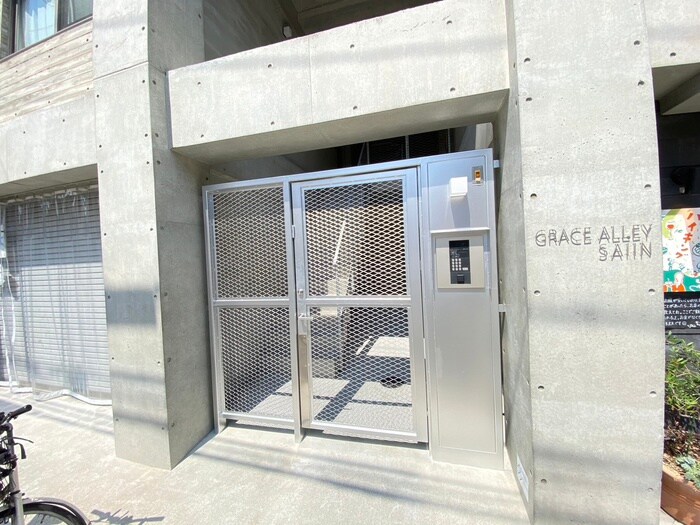 グレースアレイ西院の物件外観写真