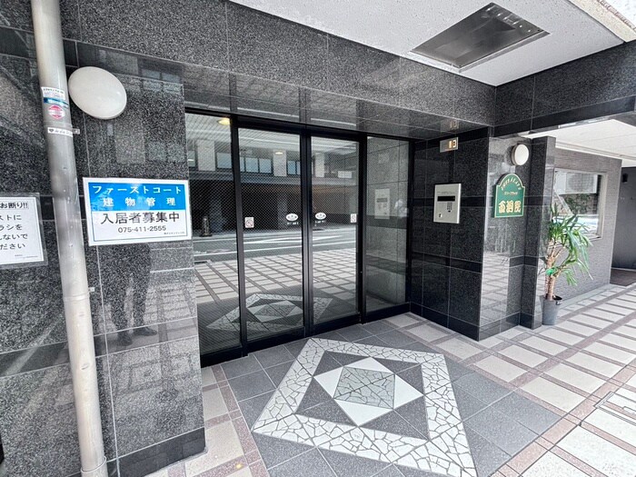 エリーフラッツ西洞院の物件外観写真