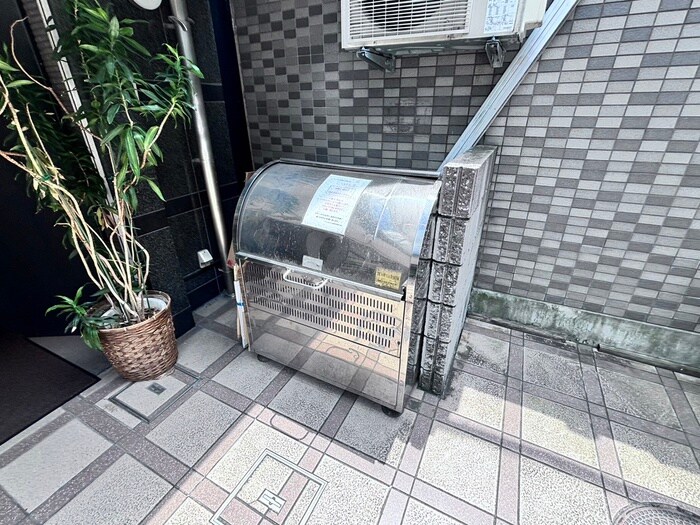 エリーフラッツ西洞院の物件外観写真