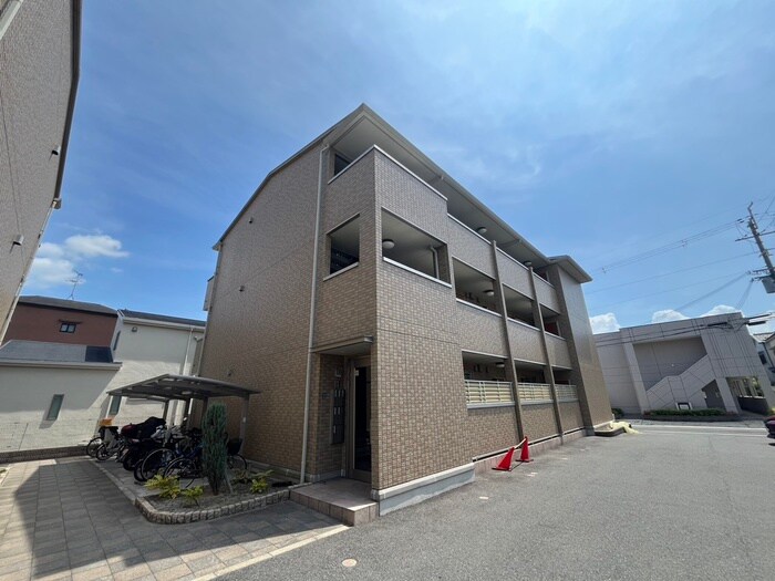 レフィナ－ドカルチェＣ棟の物件外観写真