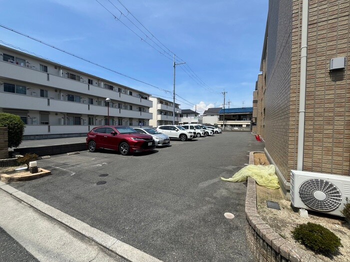 レフィナ－ドカルチェＣ棟の物件外観写真