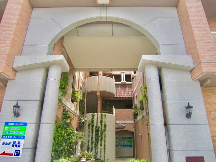 ドルチェ東甲子園の物件外観写真