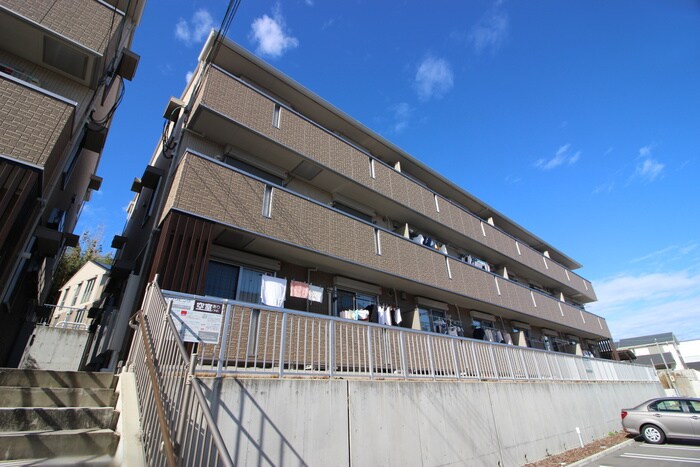 カーサ高善B棟の物件外観写真