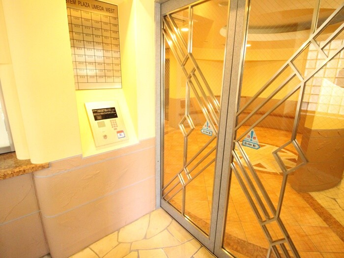 ｴｽﾃﾑﾌﾟﾗｻﾞ梅田ＷＥＳＴ(301)の物件外観写真