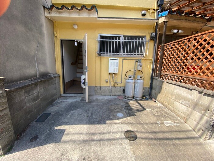 富秋町二丁目テラスハウスの物件外観写真