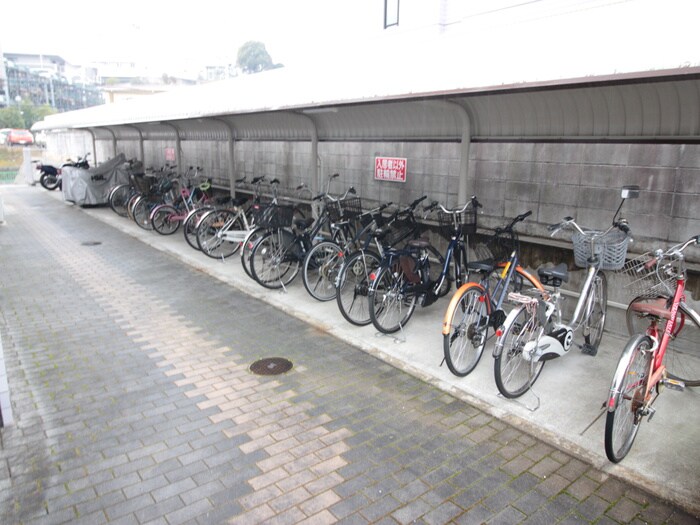 サンライズ春日丘の物件外観写真