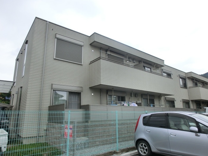 メゾン　メルヴェイユの物件外観写真