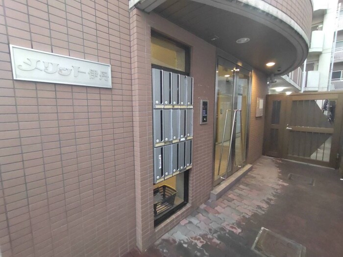 メリット伊丹の物件外観写真